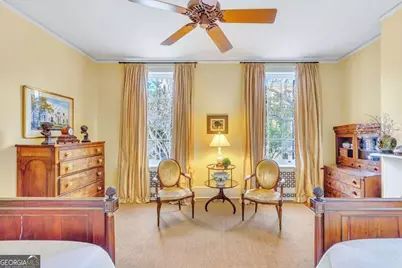 211 E Charlton Street, Savannah, GA 31401 - Photo 33