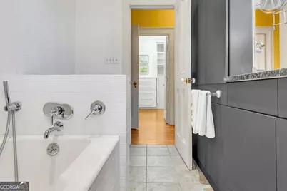 211 E Charlton Street, Savannah, GA 31401 - Photo 27