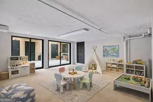 211 E Charlton St, Savannah, GA 31401 - Photo 49