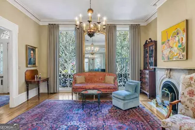 211 E Charlton Street, Savannah, GA 31401 - Photo 9