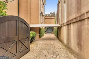 211 E Charlton St, Savannah, GA 31401 - Photo 61