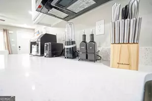 1827 Dunlap Ave, East Point, GA 30344 - Photo 7