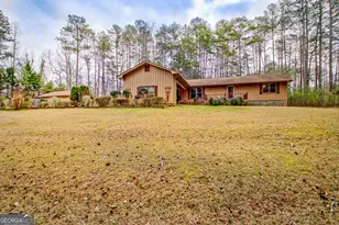 354 Woodcrest Dr, Sharpsburg, GA 30277 - Photo 1