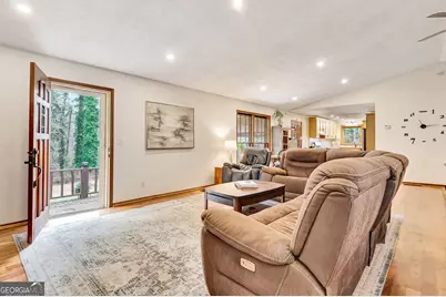 354 Woodcrest Drive, Sharpsburg, GA 30277 - Photo 13