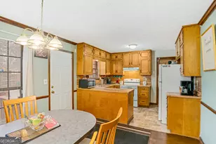6487 River Glen Dr, Riverdale, GA 30296 - Photo 7