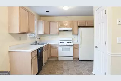 872 Asbury Trail, Lithonia, GA 30058 - Photo 5