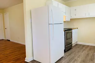 24 Camellia Dr, Newnan, GA 30263 - Photo 9