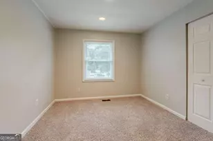 3633 Bunker Hill Dr SW, Atlanta, GA 30331 - Photo 17