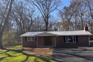 9 E Magnolia Dr, Newnan, GA 30263 - Photo 1