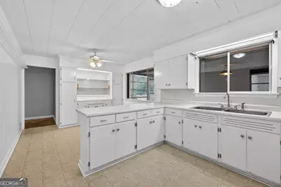 236 6th Avenue, Winder, GA 30680 - Photo 13