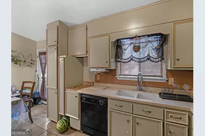 9043 Raven Drive, Jonesboro, GA 30238 - Photo 11