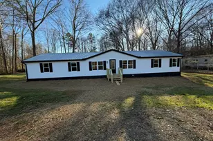 39 Julian Westmoreland Dr, Martin, GA 30557 - Photo 1