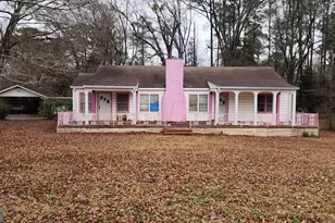 719 E Mcintosh Rd, Griffin, GA 30223 - Photo 1