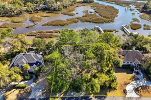 186 Harbor Pointe Dr, Brunswick, GA 31523 - Photo 1