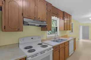 100 Homestead Pl, Rex, GA 30273 - Photo 9