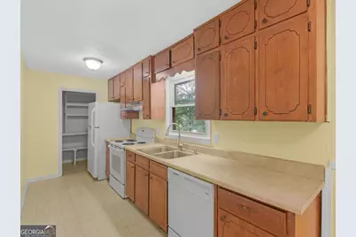 100 Homestead Place, Rex, GA 30273 - Photo 7