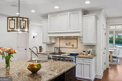 279 Lakeview Avenue NE, Atlanta, GA 30305 - Photo 9