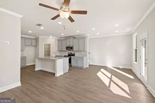 5621 Overview Dr, Flowery Branch, GA 30542 - Photo 9