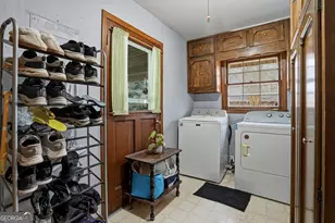 552 Ben Ct SW, Lilburn, GA 30047 - Photo 5