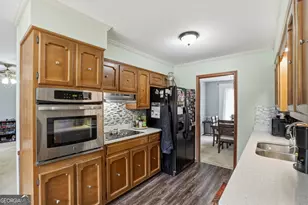 552 Ben Ct SW, Lilburn, GA 30047 - Photo 17