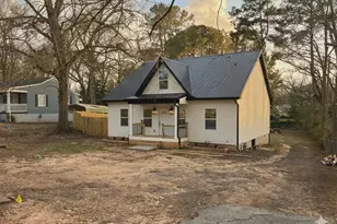 24 Sims St, Barnesville, GA 30204 - Photo 7