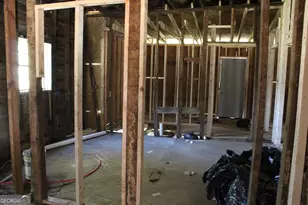 339 Atlanta St, Barnesville, GA 30204 - Photo 13