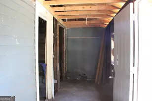 339 Atlanta St, Barnesville, GA 30204 - Photo 7