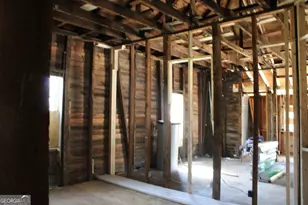 339 Atlanta St, Barnesville, GA 30204 - Photo 15