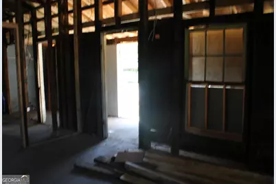 339 Atlanta Street, Barnesville, GA 30204 - Photo 17