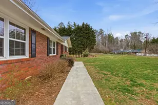 164 Robinhood Dr, Clarkesville, GA 30523 - Photo 5