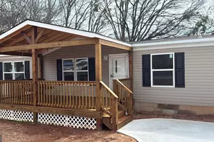 103 Skyland Dr E, Locust Grove, GA 30248 - Photo 3