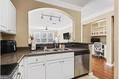 1319 Westchester Ridge NE, Atlanta, GA 30329 - Photo 15