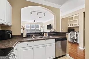 1319 Westchester Ridge NE, Atlanta, GA 30329 - Photo 15