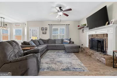 482 Louise Way, Locust Grove, GA 30248 - Photo 5