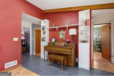 642 Kenilworth Circle, Stone Mountain, GA 30083 - Photo 9