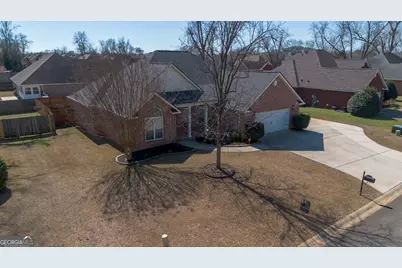 105 Norfolk Circle, Warner Robins, GA 31088 - Photo 3