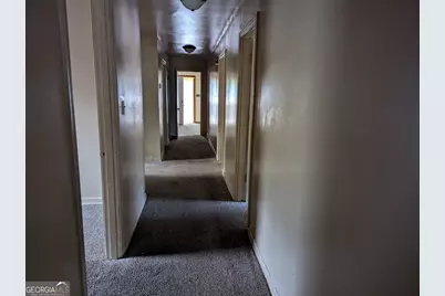 611 Whitney Avenue, Albany, GA 31701 - Photo 5