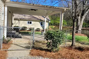 1605 Mountain Valley Cir, Cumming, GA 30040 - Photo 3