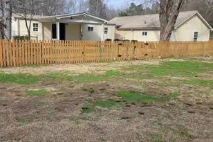 1605 Mountain Valley Cir, Cumming, GA 30040 - Photo 3