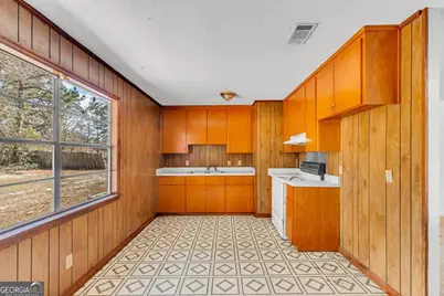 1108 Mary Ann Drive, Hinesville, GA 31313 - Photo 3