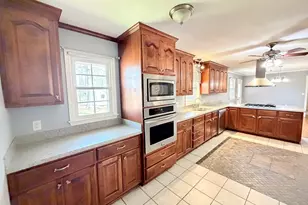 560 Greencrest Dr, Athens, GA 30605 - Photo 5