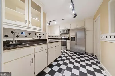 518 High Point North Road, Macon, GA 31210 - Photo 9