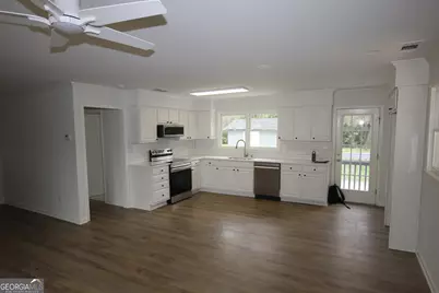 302 Strawberry Lane SE, Lindale, GA 30147 - Photo 5