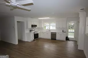 302 Strawberry Ln SE, Lindale, GA 30147 - Photo 5