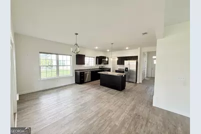 410 North Caswell #B, Glennville, GA 30427 - Photo 3