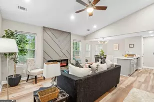 6035 Creekford Dr, Lithonia, GA 30058 - Photo 3