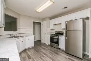 6055 Yellowood Ct, Atlanta, GA 30349 - Photo 7