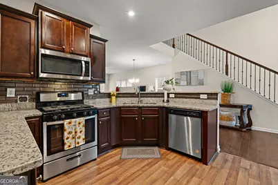 1053 Shadow Glen Drive, Fairburn, GA 30213 - Photo 11