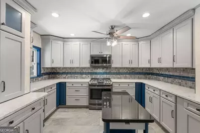 9 W Coquena Circle, Savannah, GA 31410 - Photo 7