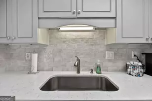 3019 Canyon Point Cir, Roswell, GA 30076 - Photo 13